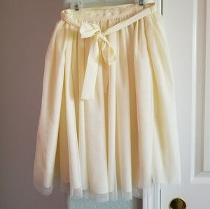 Comme Toi Cream White Tulle Skirt